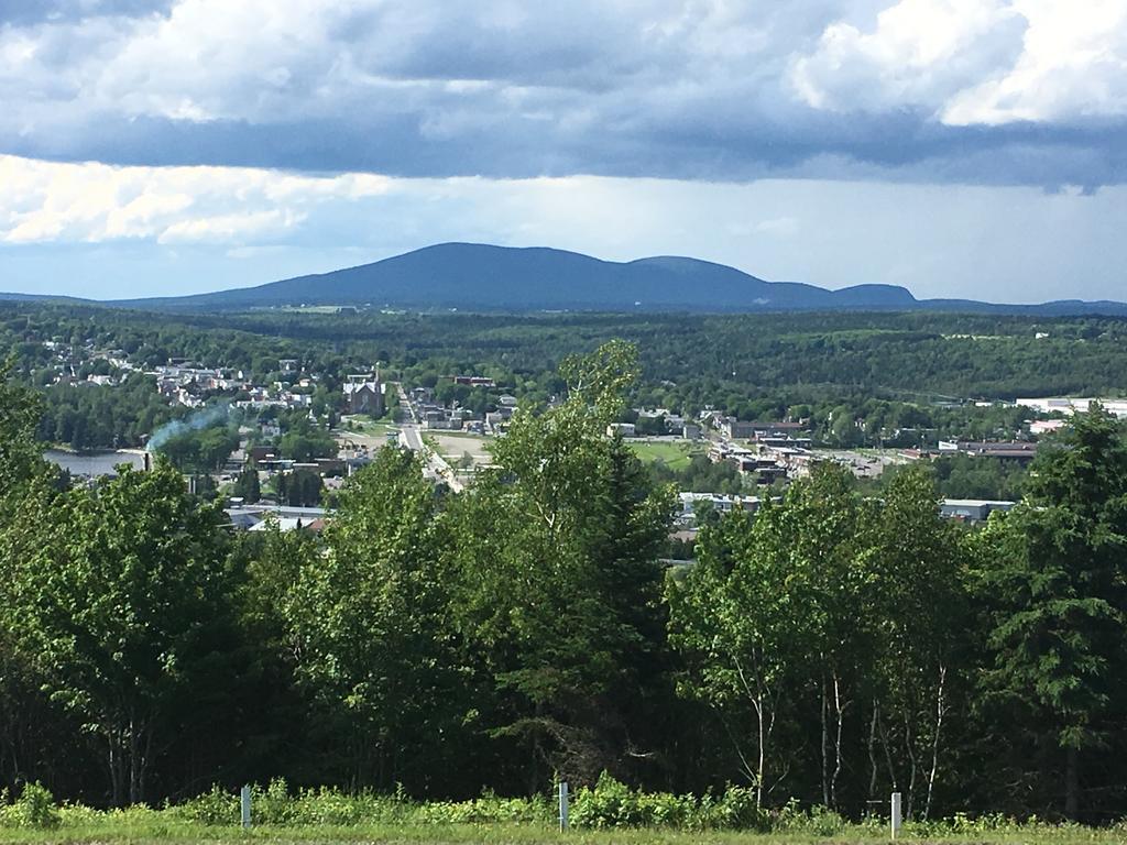 Les Soins De Vicky Hotel Lac-Mégantic Buitenkant foto